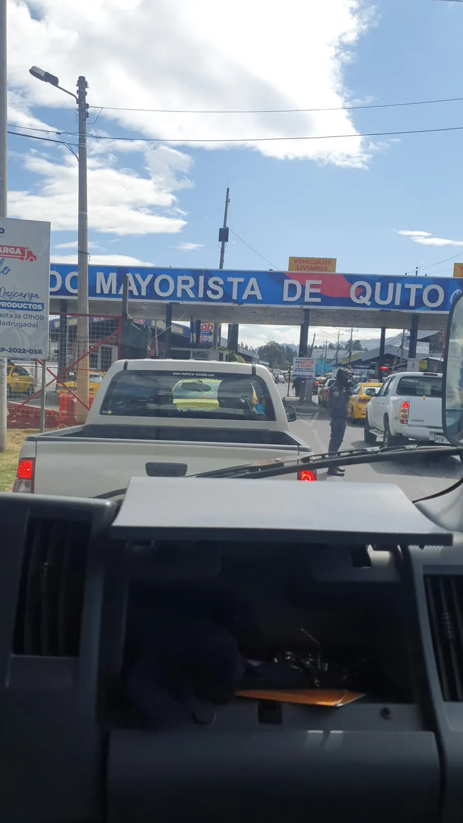 Ingreso al Mercado Mayorista de Quito